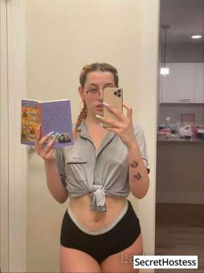 Escort model Charlotte, Milwaukee 28 year old Escort in Milwaukee WI