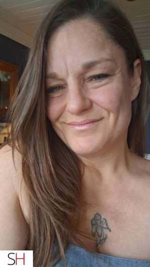 48 year old Caucasian Escort in Niagara Region Mature &amp; Experienced