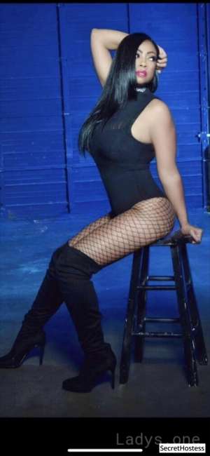Escort model SELENNA DIAZ, Milwaukee 26 year old Escort in Milwaukee WI