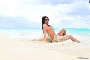 33 year old Escort in Edmonton Escort model Danielle Deville, Edmonton