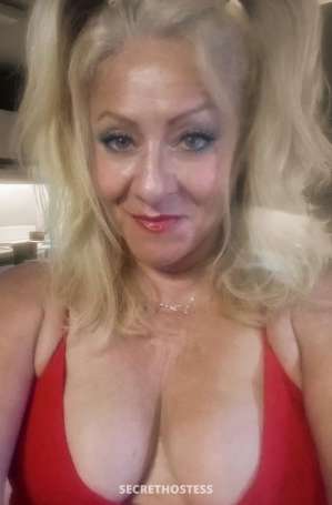 In need of some Female Companionship 55 year old Escort in Akron OH