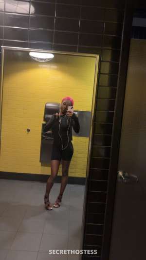 New In Town Petite Private Chocolate Model Fun and Sensual 25 year old Escort in Everett WA