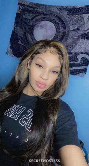 Read ad details Pretty Face Small Waist MISS Paris Verified 27 year old Escort in Indianapolis IN