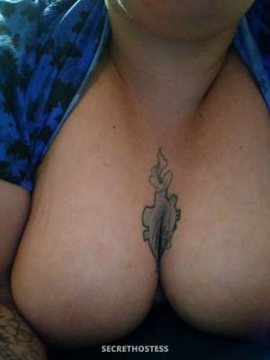 34 year old Escort in Phoenix AZ NEED HELP KEEPING ROOM SERIOUS GENTLEMEN RESPOND ONLY 