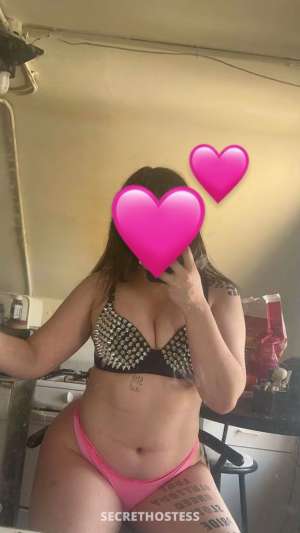 19 year old Escort in Calgary online fun only !! phone sex with a petite slim thick barbie