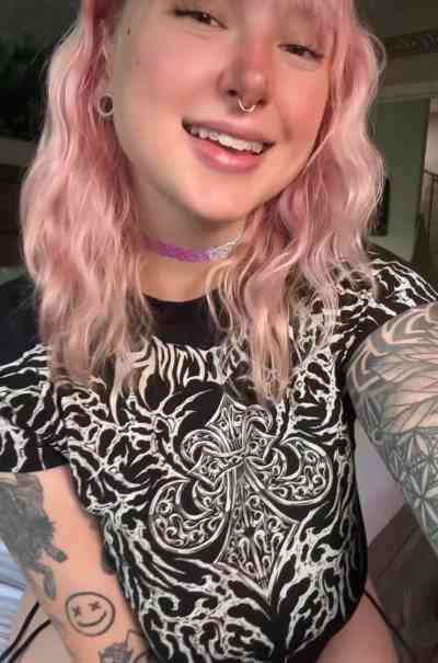 28 year old Escort in Hull Available for both incall or outcall service x