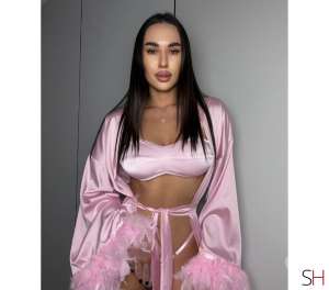 Discreet &amp; Elegant 🌸 London’s Finest Companion 23 year old Escort in Buckinghamshire