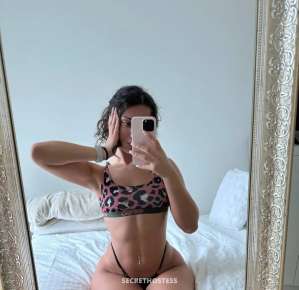 23 year old Caucasian Escort in Quebec City ouverte d'esprit prete a t'amusante in out