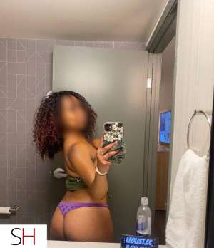 New new sweet and sexy caramel baddie 20 year old Escort in Oshawa