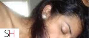 32 year old Indian Escort in Brampton Indian Punjabi best bbbj 80 half hour 647.525.2139