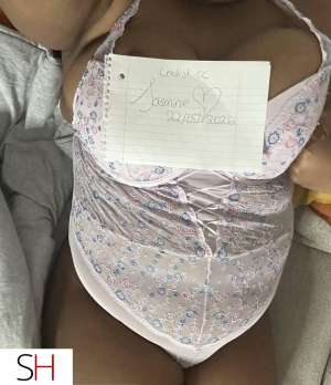 28 year old Escort in Laval Black sexy girl in Laval... 514.500.96-86