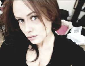 35 year old Caucasian Escort in Red Deer INCALL!PRETTY FACE!CURVY!REAL PICTURES!80$blowjob! Xxxxoooxx