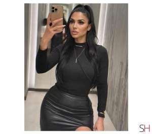 Hi new real . I'm Carina party ., Independent 24 year old Escort in Luton