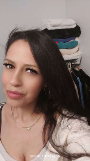 39 year old Escort in Des Moines IA Beautiful Latina waiting to make all your fanta especiaĺ 