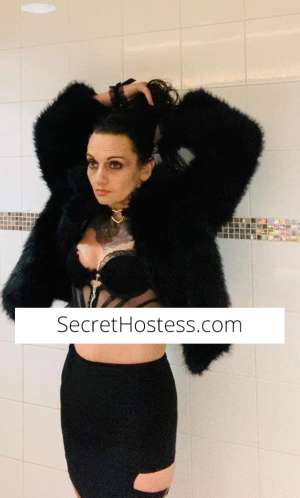 sapphire 34 year old Escort in Sunshine Coast