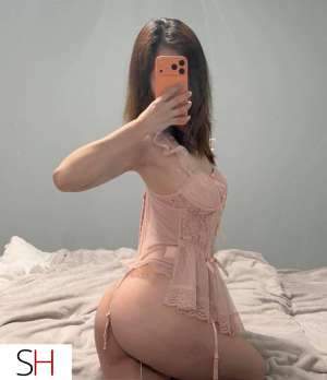 New DFK Goddess @ Aberdeen Kamloops! First Day 22 year old Escort in Kamloops
