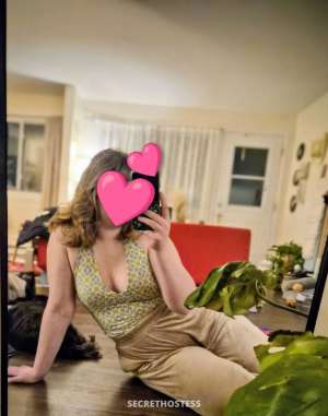 31 year old Caucasian Escort in Niagara Curvey girl next door ready to please you