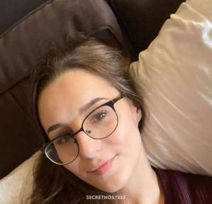 Disponible outcall incall online 25 year old Escort in Saguenay