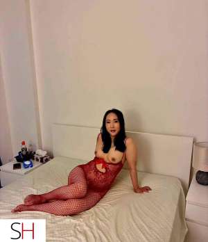 28 year old Asian Escort in Montreal 100hh, 180h, Guy Concordia downtown
