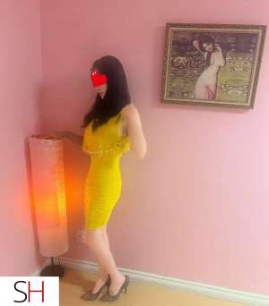 22 year old Asian Escort in Ottawa Beautiful and sexyCuban girls and China girls are optional