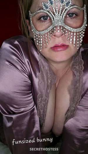 funsized MILF incall or Outcall 33 year old Escort in Carbondale IL