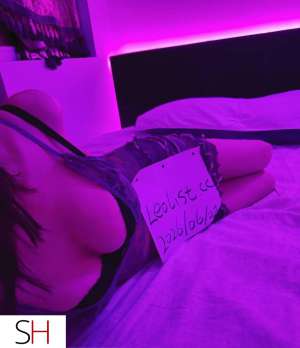 28 year old Asian Escort in Montreal let me give you a different kind of experience