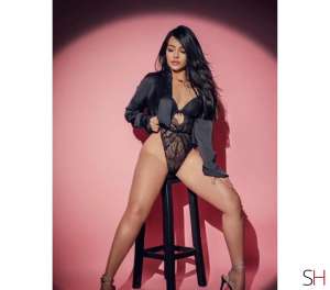 28 year old Latino Escort in Leeds Brunette hot new in town just arrive ! Best party, 