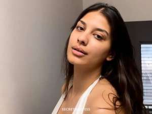 23 year old Canadian Escort in Winnipeg Nancy kaur punjabi student available for services
