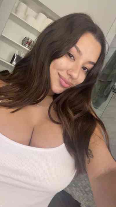25 year old Escort in Sharm El Sheikh Add me on telegram @dollyswiss