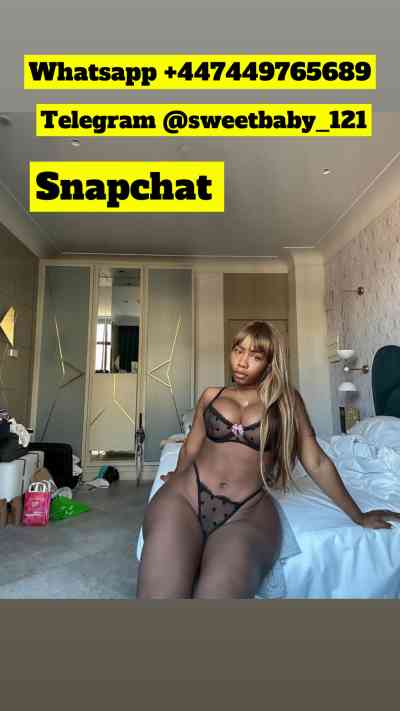 24 year old Escort in Banbury Candy