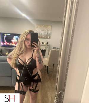 Fun, local &amp; discreet 25 year old Escort in Nanaimo