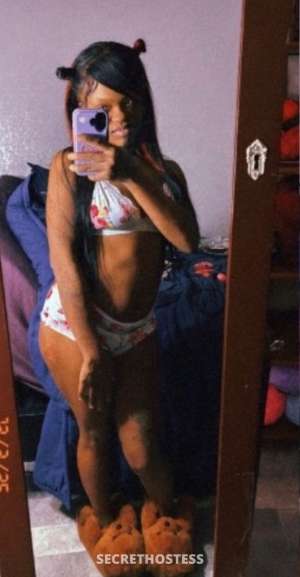 Yall favorite funsize hoe ask for the two girls special 23 year old Escort in Inland Empire CA