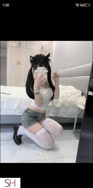 25 year old Asian Escort in Vancouver Bbbj, 69, doggy sexy new girl, 100 new