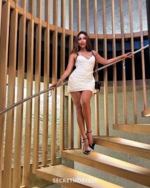 Curvy cutie with sweet kisses and playful late-night vibes 36 year old Escort in Hilton Head Island SC