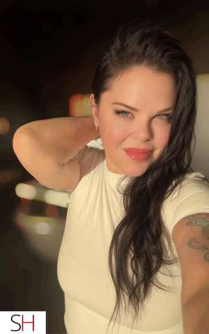 Chinatown - June 19/20th 47 year old Escort in Victoria