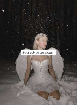 Evelyn, Agency 21 year old Escort in Phuket