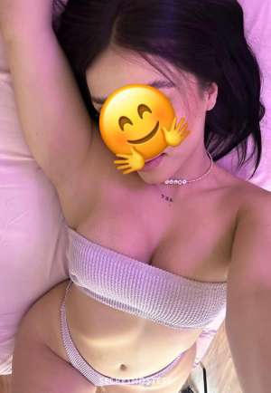 26 year old Escort in Desmoines IA so that you can have fun in my pink vagina I am Latina and I