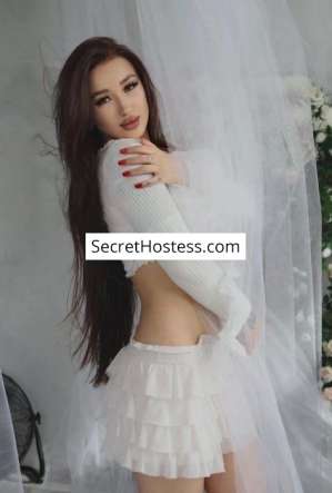 21 year old Caucasian Escort in Jeddah Lola, Agency