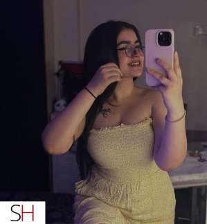 Hot and sexy Indian with natural curves 23 year old Escort in Brampton