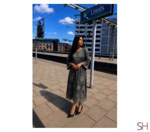 24 year old Asian Escort in Leeds NEW . Asian Sexy &amp; Friendly . Sweet Layla, 