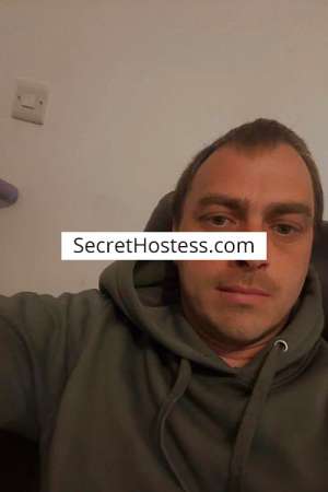 Lenn 33Yrs Old Greek Escort Brunette Brown Eyes 46KG 175CM 33 year old Escort in Aberdeen
