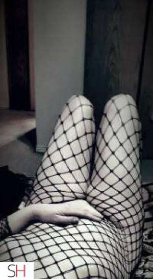 40 year old Caucasian Escort in Delta/Surrey/Langley Im dying for a man to show me how it's done. No sissies
