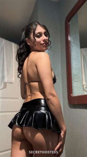 Small petite babe 25 year old Escort in Oakland CA