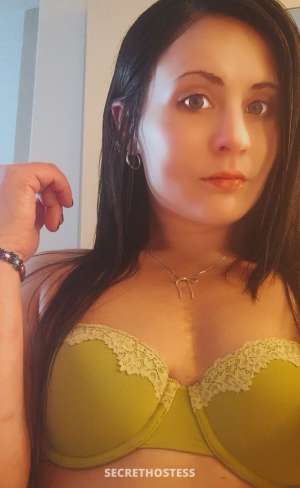 Petite Elegant and Exceptionally Unique 30 year old Escort in Eastern Connecticut CT
