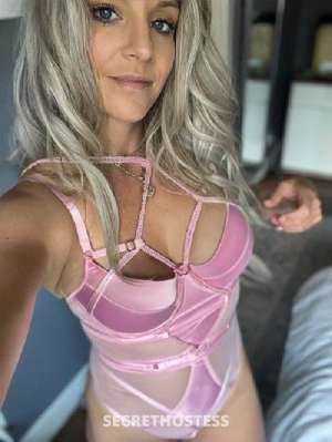 I am 35 Years older Sexy women I am available 24 7 35 year old Escort in Fort Collins CO