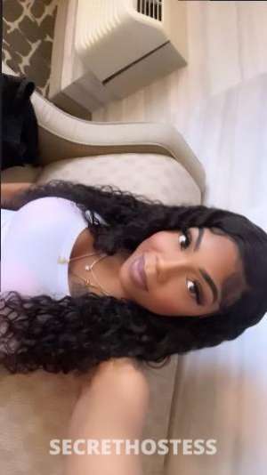 Amani Mamii Facetime Shows in or out 21 year old Escort in Fort Collins CO