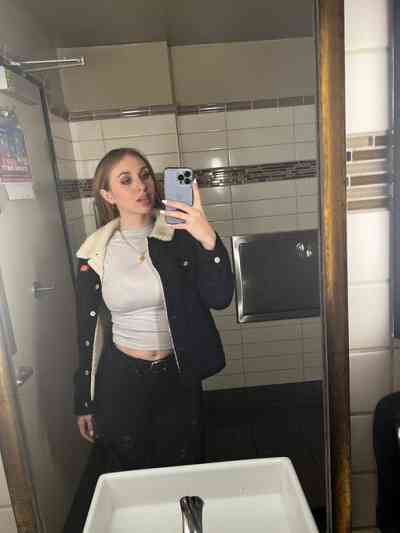 25 year old Escort in Leicester I'm Sandra Maria I'm available for hookup service 