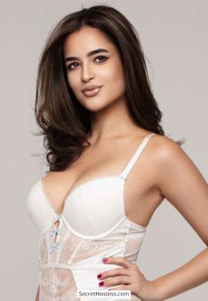 22 year old American Escort in London Lexy, Royce Of London Agency