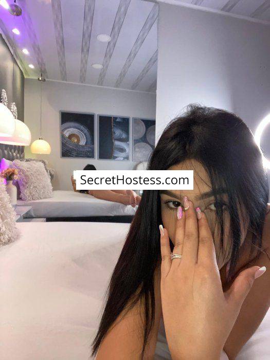 Victoria 20Yrs Old Escort 65KG 165CM Tall Split Image - 1