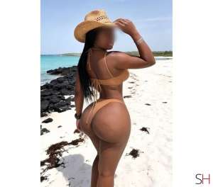 28 year old African Escort in London Big Ass and Busty African Queen, Independent